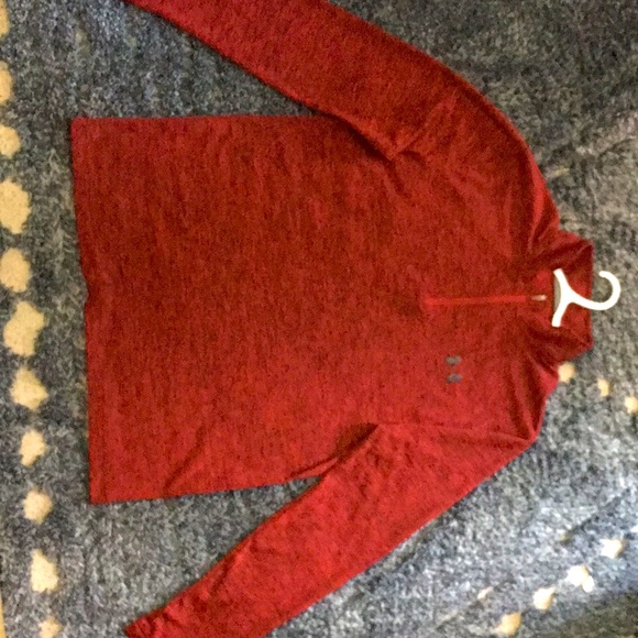 Red Under sweater - Picture 3 of 3